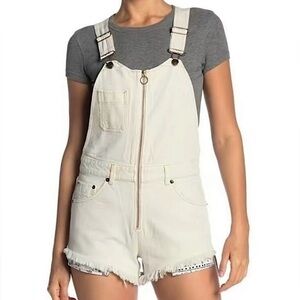 NWT We The Free Sun-kissed Off White Denim Short Overalls. Size 6.